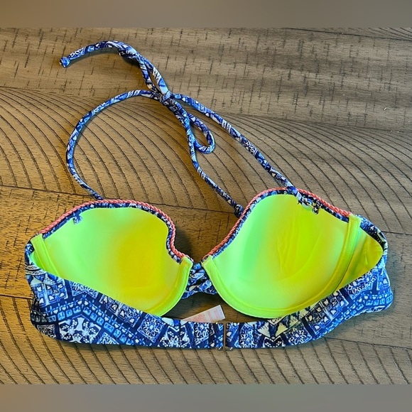 Victoria's Secret Bikini Size Small/34A Gorgeous colors!! - Picture 7 of 8